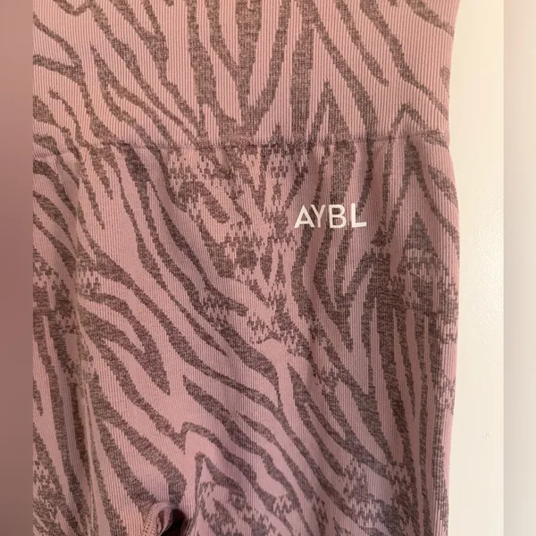 AYBL Evolve Animal Seamless Leggings Small - Image 4
