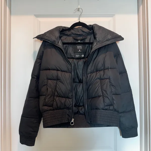 Black hollister puffer jacket - Image 2
