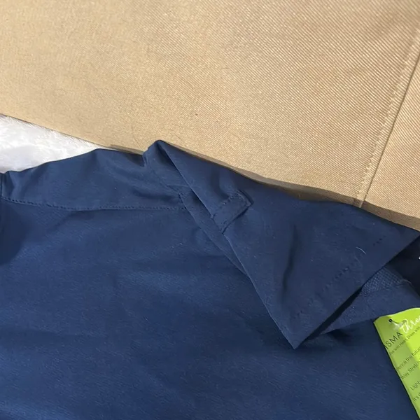 Ladies Navy Blue scrub top NWT SZ L - Image 4