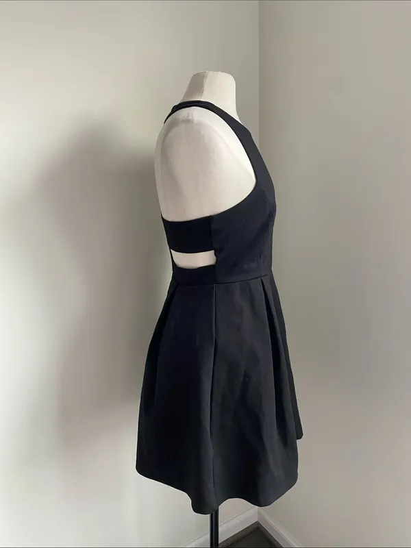 Lulus Classic Black Sleeveless Fit-and-Flare Dress Cut Out Back Womens Sz Medium - Image 2