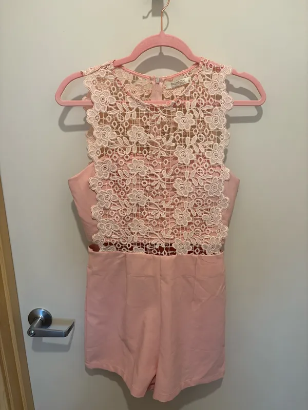Pink lace overlay romper Size M - Image 2