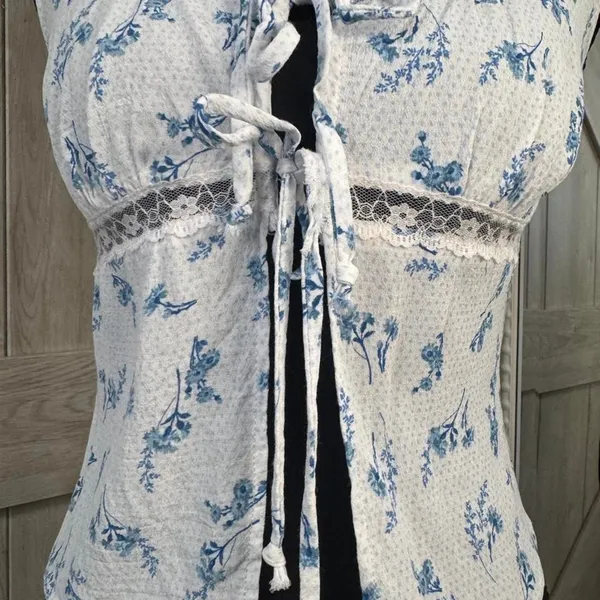 Sienna Sky Blue Floral Lace Tie-Front Top - Small - Image 4