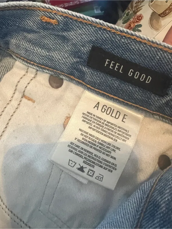 Agolde feel good shorts size 24 - Image 10
