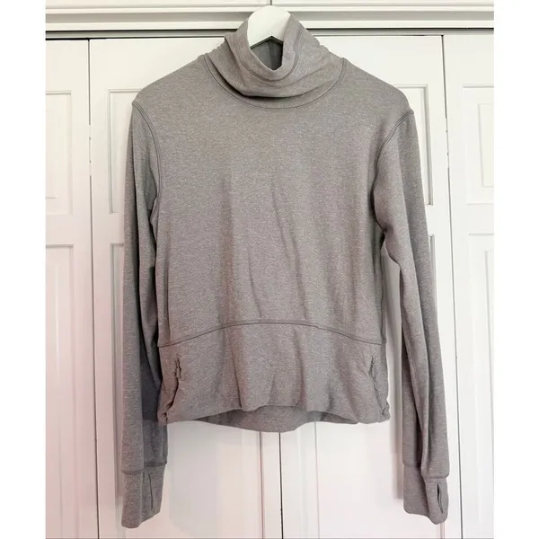 Lululemon ready to Rulu grey cowl crop pullover size 4 - Image 3