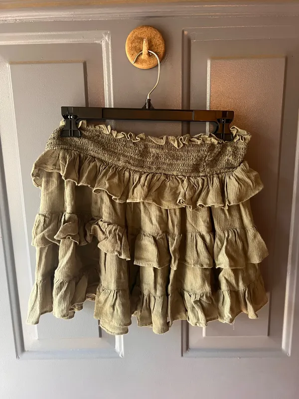 Vestique Green Skirt Ruffle - Image 4