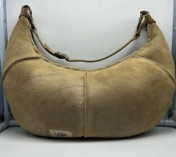 UGG AUSTRALIA sheep skin hobo bag - Image 3