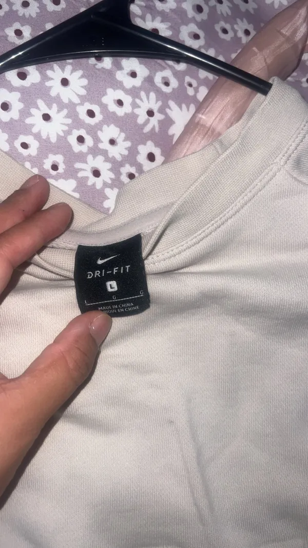 Nike Cropped Sweatshirt - Image 3