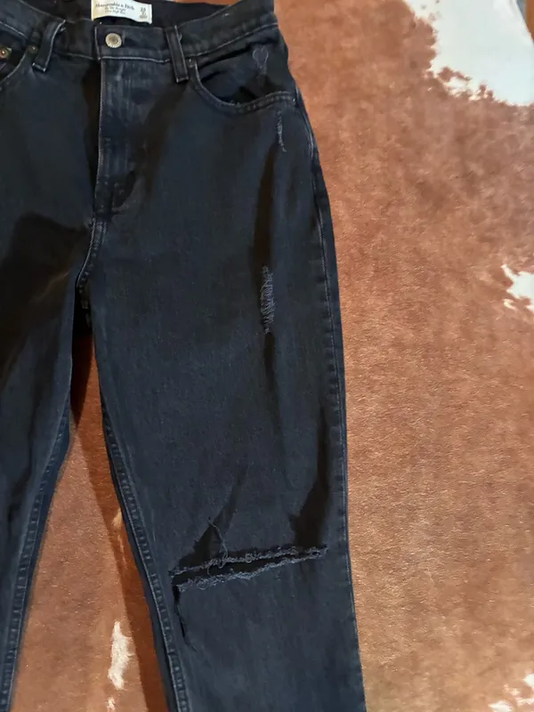 Abercrombie and Fitch the 90's Straight ultra high rise jeans curve love Size 26/2 Short - Image 4