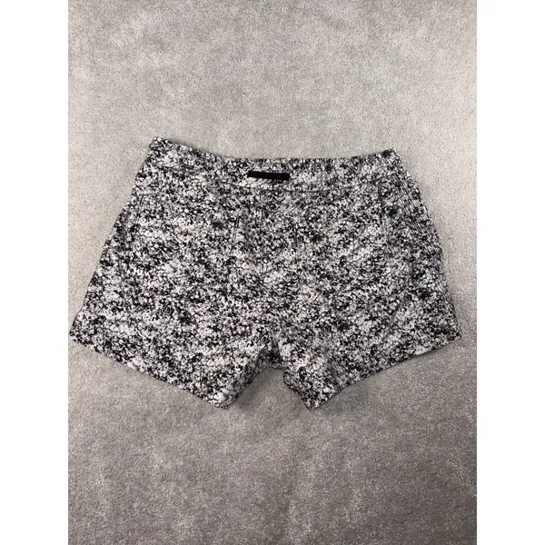 Athleta Farallon Shorts black and white size medium - Image 8
