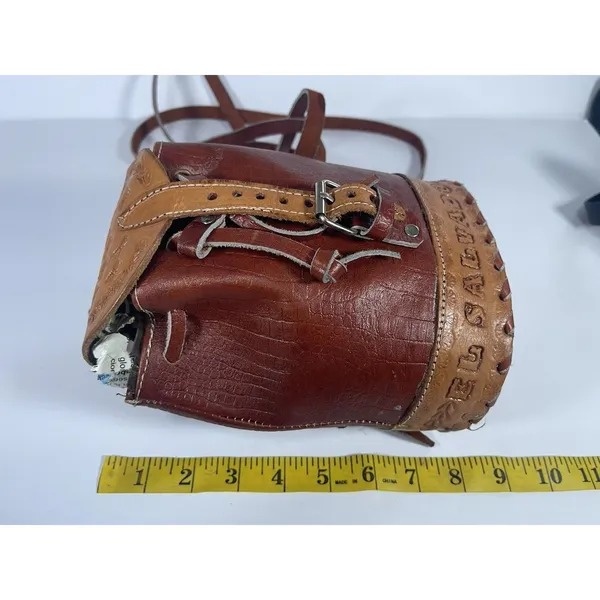 Vintage Women’s Brown/Tan Tooled Leather Backpack Bucket Bag, El Salvador - Image 13