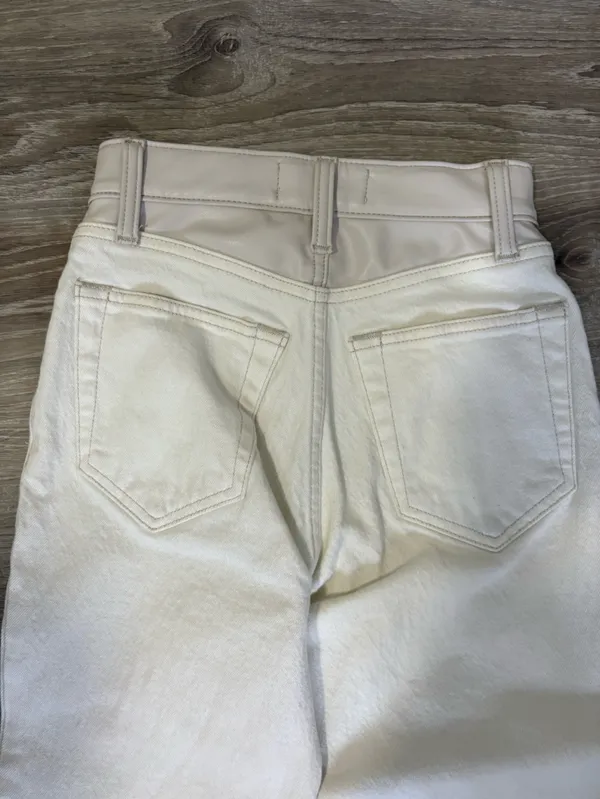 Abercrombie and Fitch White High-Rise Women's Jeans - 90s Straight Leg - Image 4