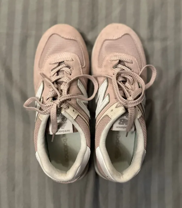New Balance Women’s 574 Shoes - Image 2