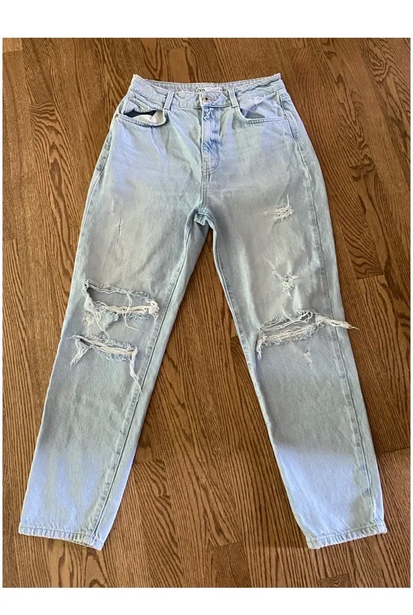 ZARA Ripped Light Wash Jeans Mom - Image 4