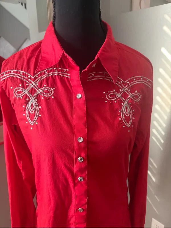 Wrangler western cowgirl vibrant red shirt embroidery rhinestone detail Medium - Image 3
