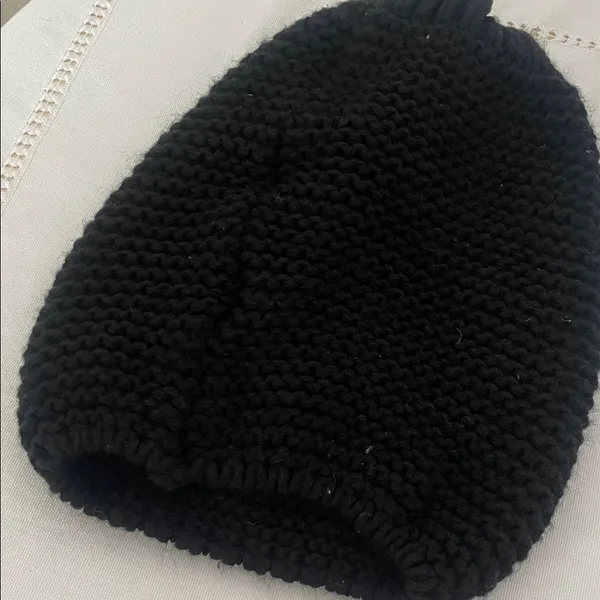 Black knit beanie with bedazzled accent - Image 3