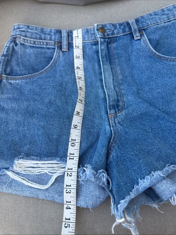 Wrangler denim shorts HI BELLS size 30 - Image 8