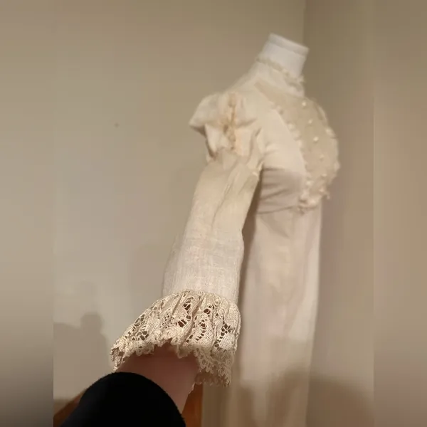 1970’s Prairie-Style Delicate Vintage Cream Puff Sleeves high neck bodice, waist - Image 10