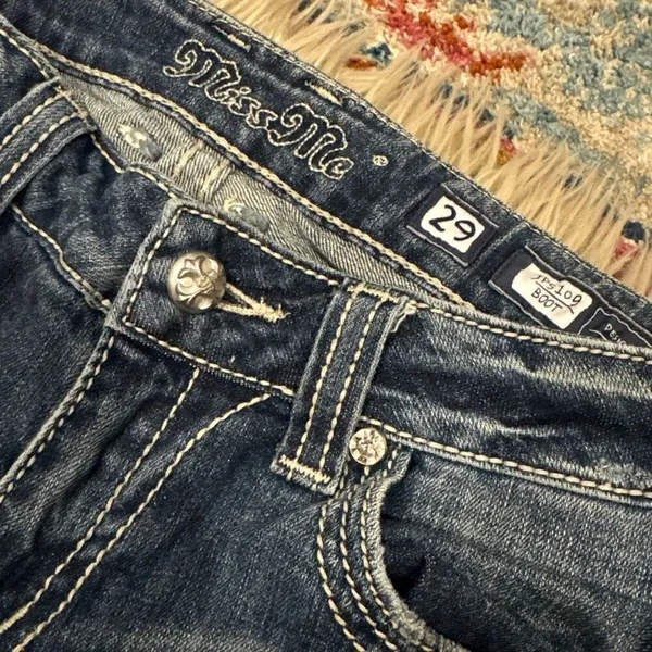 Miss Me Jeans – Size 29 – Bootcut with Embroidered Fleur-de-Lis Pockets - Image 7