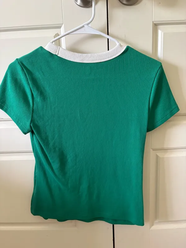 Old Navy Green and White Snug Top- Size M - Image 2