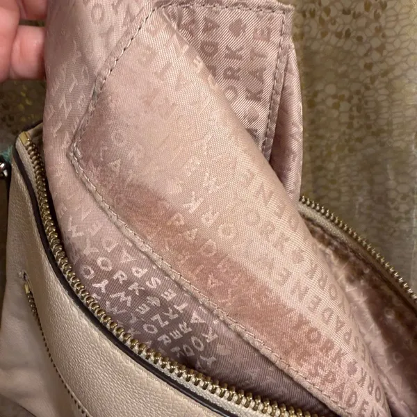 Kate Spade Pinky Beige Pebble Leather Crossbody Purse and Card Wallet Set - Image 16