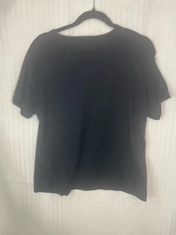 Black Cat Graphic Tee with Playful Kitten Print Size L - Image 5