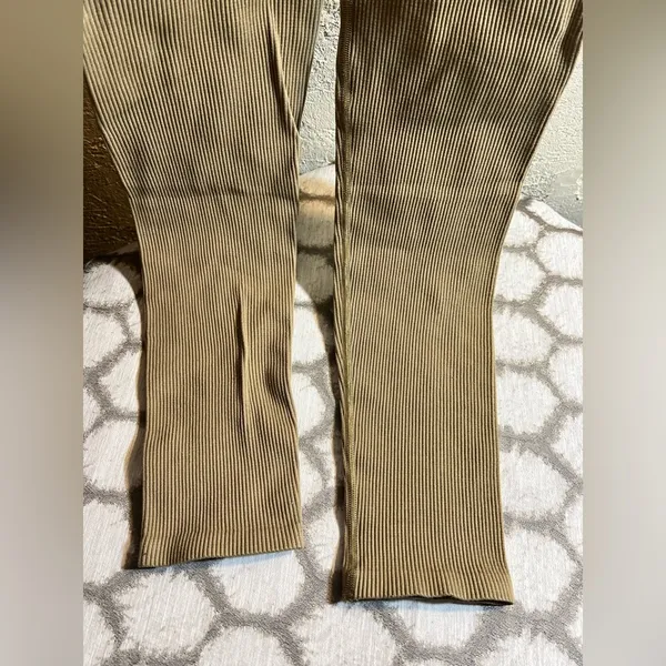 Free People Camel color tank bodysuit, ribbed, EUC size small, athleisure, yoga - Image 7