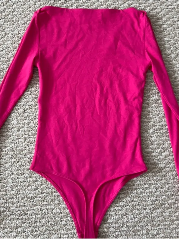 Aritzia Women's Bright Pink Long-Sleeve Bodysuit - Image 7