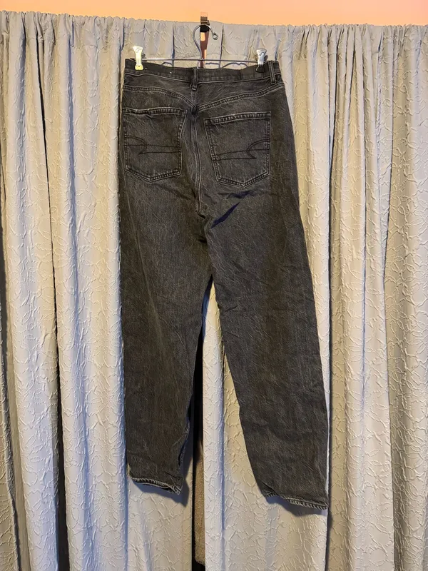 American Eagle Baggy Jeans - Image 2