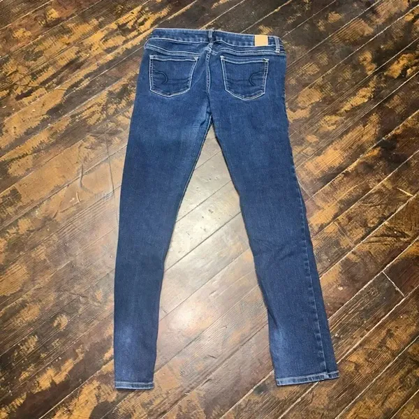 American Eagle stretchy slimming size 8 Skinny normcore jeans - Image 3