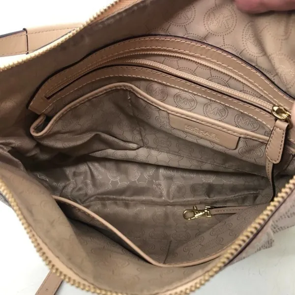 Michael Kors Signature crossbody vanilla purse - Image 4
