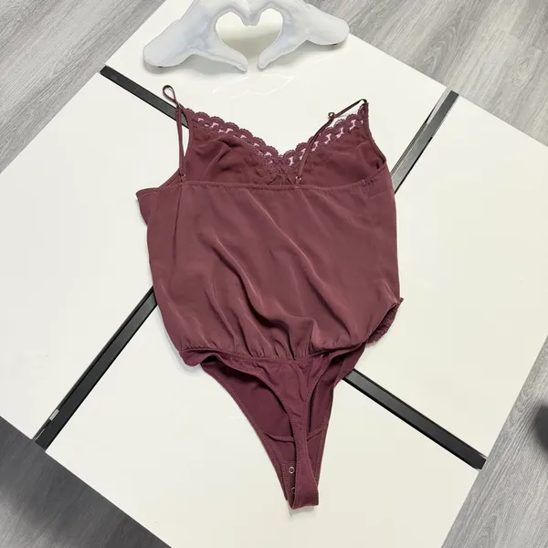 ✨ Abercrombie & Fitch Plum Lace-Trim Cami Bodysuit | Size SP ✨ - Image 5