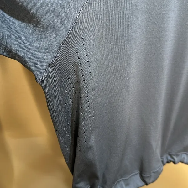 Gymshark large crop long sleeve seamless tee - Image 5
