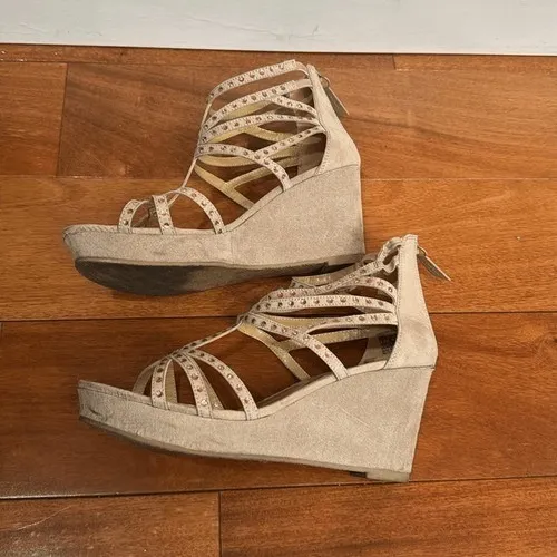 Badgley Mischka Wedge Sandals Womens Tan‎ Suede Rhinestone Strappy Cage 5M - Image 5