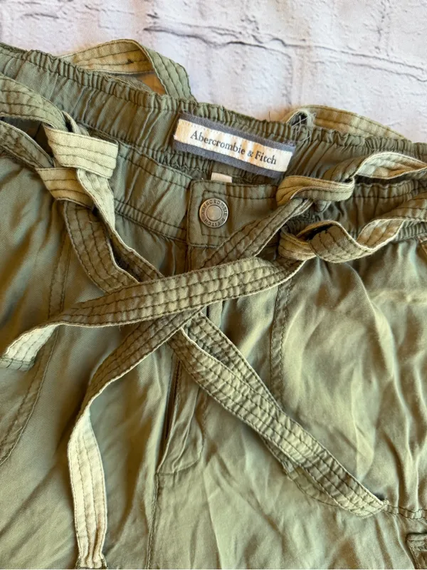 Vintage Y2K Abercrombie & Fitch Women’s Cargo Capri Pants Size 6 Belted Green - Image 2