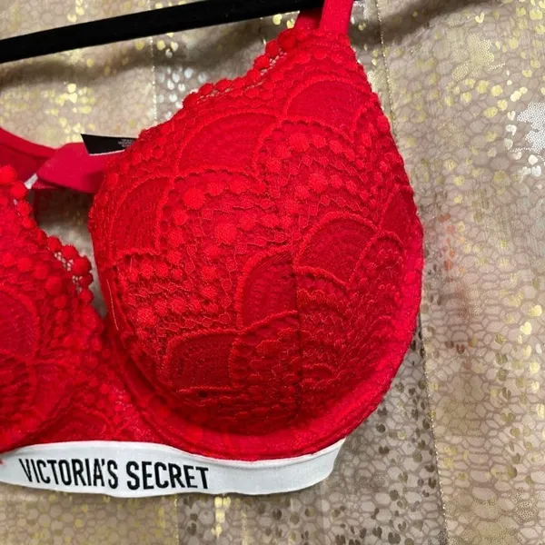 Victorias Secret Bright Red Lace T Shirt Push Up Bra Full Coverage Bra 32DD - Image 4