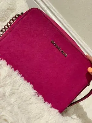 Michael Kors Crossbody - Image 2