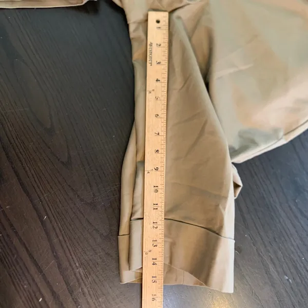 Ann Taylor Curvy Khaki Bermuda Shorts Tan Cuffed Stretch Cotton Size 10 Preppy - Image 6