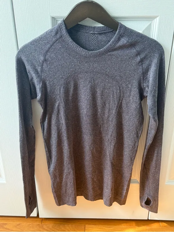Lululemon Swiftly Tech Long Sleeve in Dark Purple - Image 2