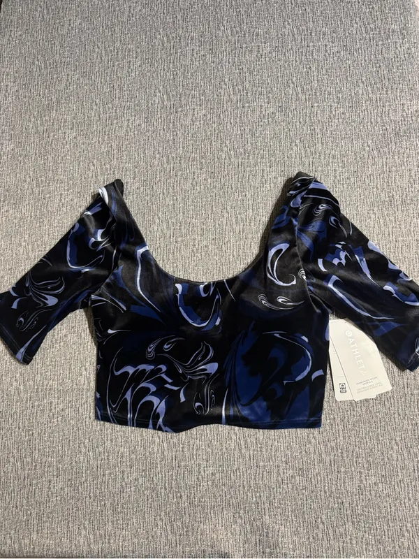 Athleta Exhilarate Velvet Crop Top - Image 3