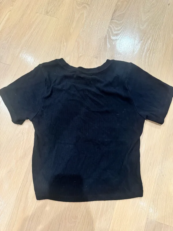Short Sleeve Crop Top Black - Image 2