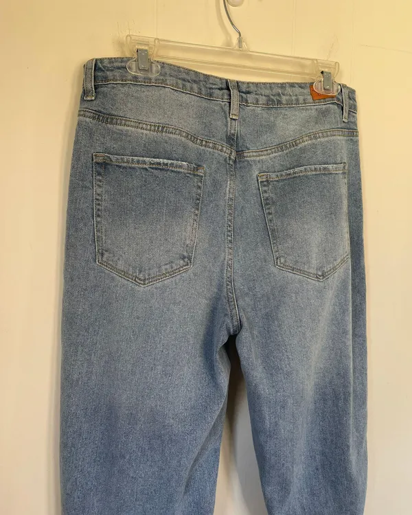 high rise straight leg distressed denim jeans women’s size 13/31 - Image 7
