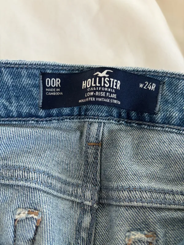 Hollister Low-Rise Flare Jeans - Image 3