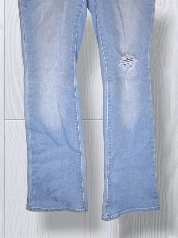 LEVI’S Women’s 725 High Rise Bootcut Jeans - Light Wash Stretch Denim - Image 5