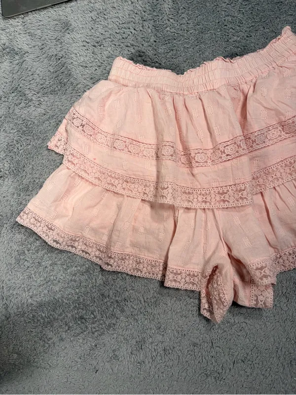 Altar’d state Pink Ruffle Lace Shorts small - Image 4