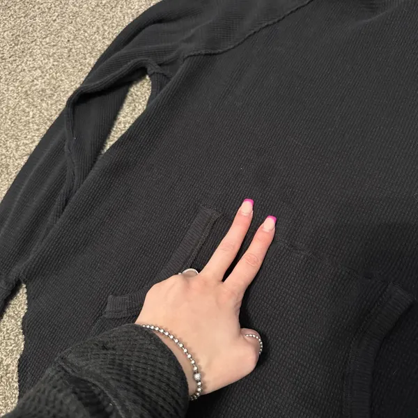 Aritzia TNA Black Waffle Knit Hoodie Medium - Image 3