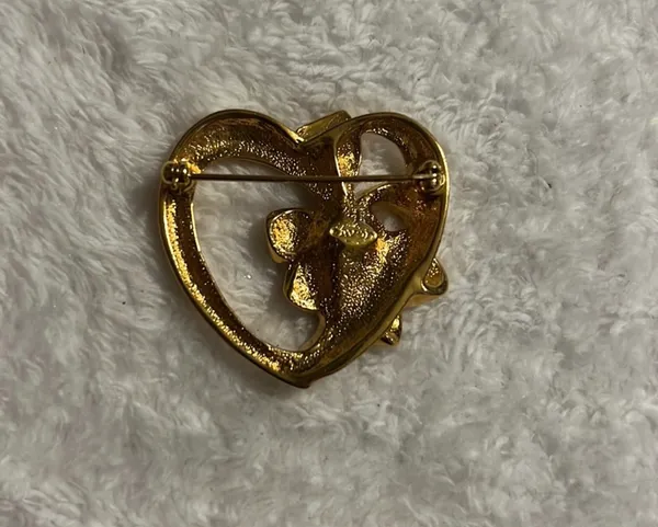 Vintage Gold Tone Avon Heart Brooch - Image 2