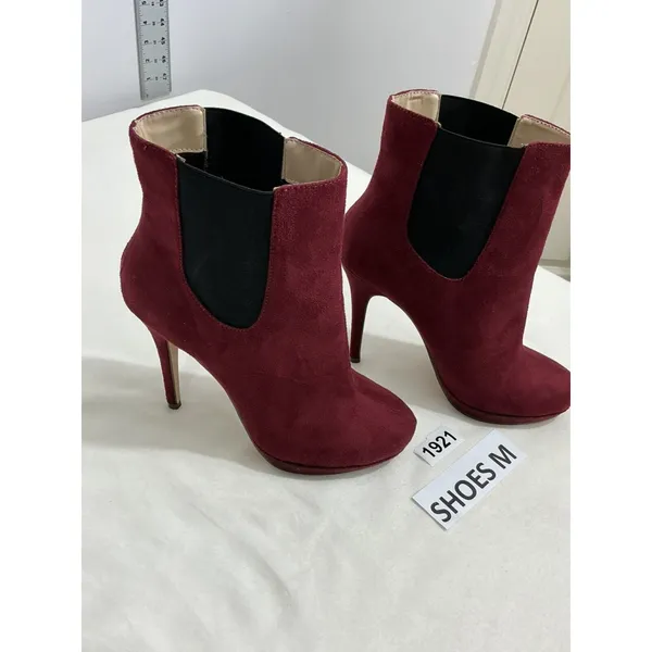 Womans M By Michael Antonio Maroon Pull On Platform Ankle Boots 8.5 - Image 2