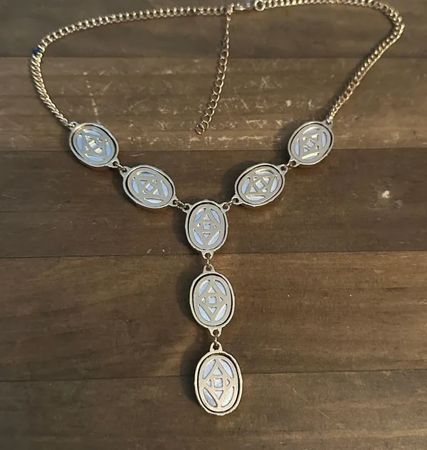 Gold tone citrine Y statement necklace - Image 5