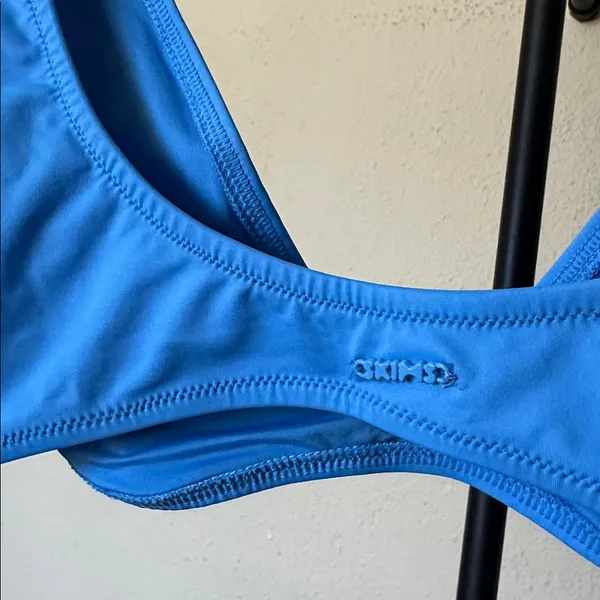 SKIMS Signature Swim Plunge‎ Triangle Top Size XL NWT in Tide - Image 5