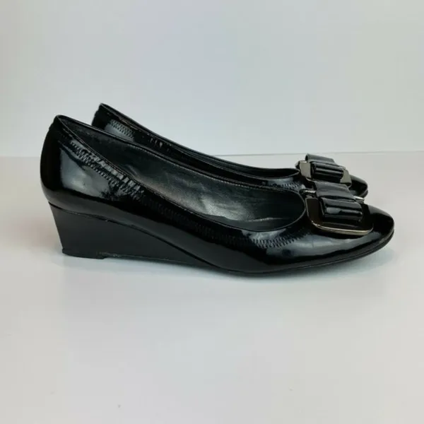 Stuart‎ Weitzman Wedge Heels 5.5 Black Patent Leather Silver Bow Office Career - Image 2